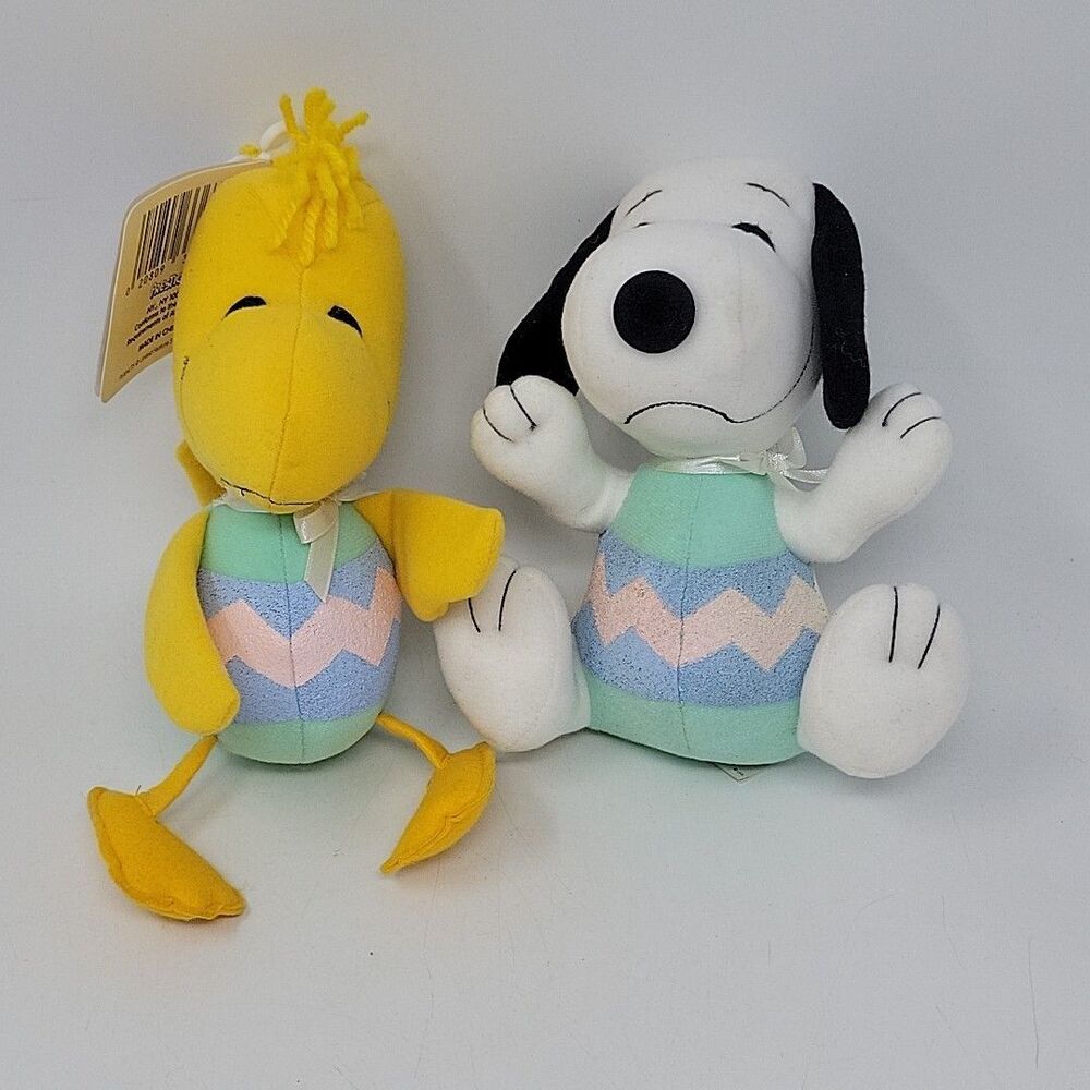 Peanuts Snoopy Plush Lot of 2 Easter Egg Woodstock Hallmark